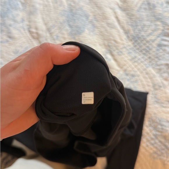 Lululemon Black Wunder Under Leggings - Picture 3 of 3